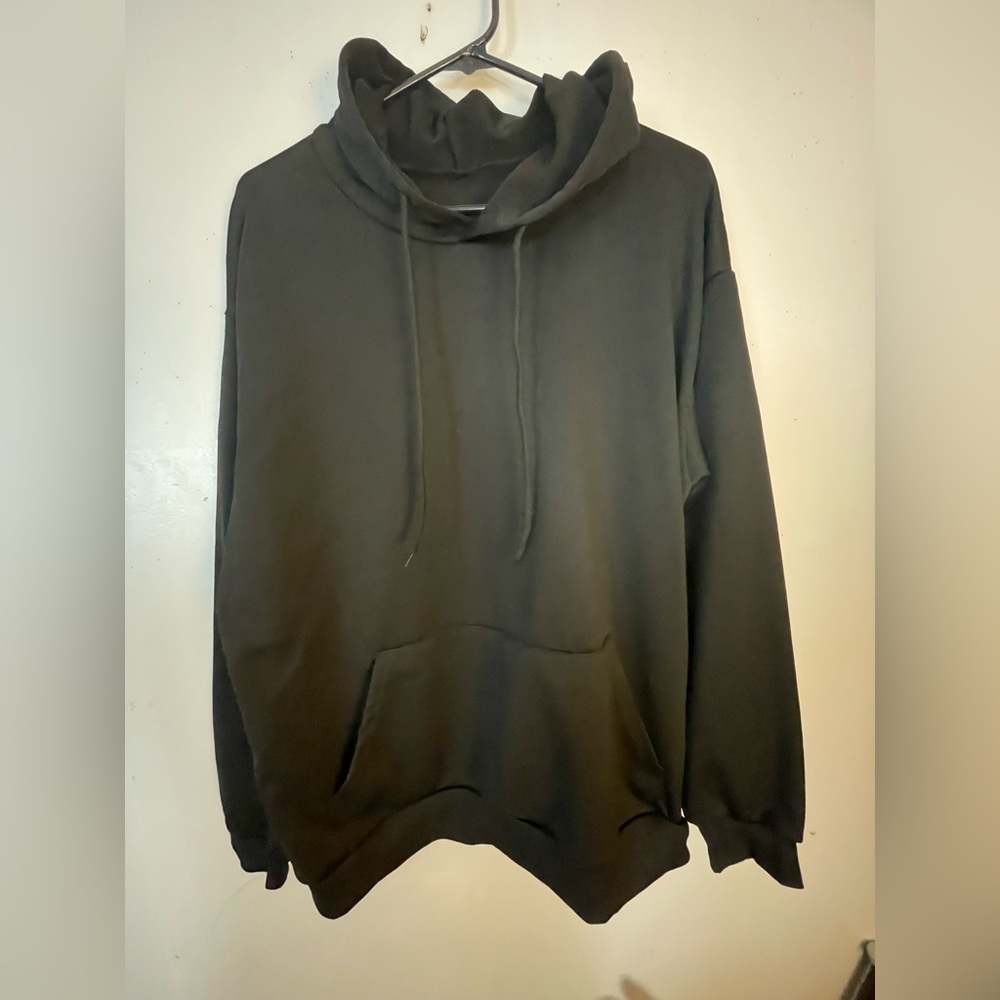 Black sweatshirt
